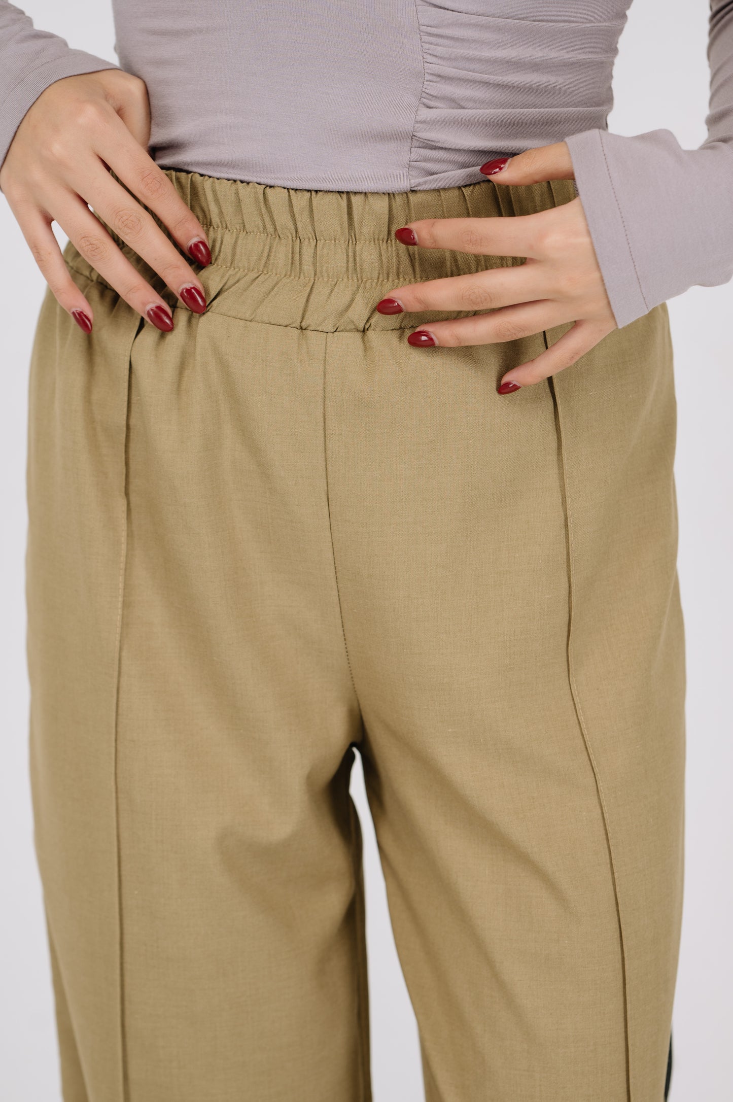 Sandra Pants in Khaki