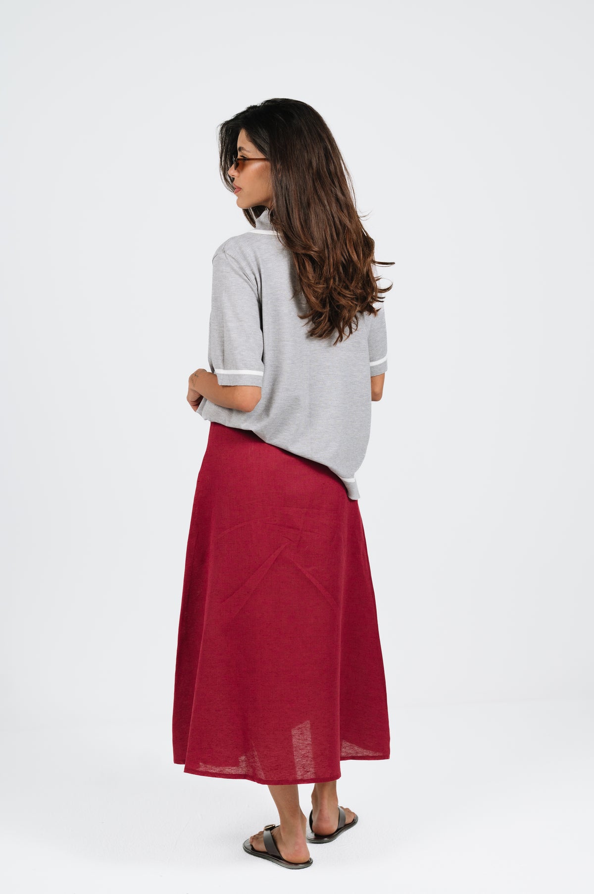 Capsuled Store burgundy linen A-line skirt back view
