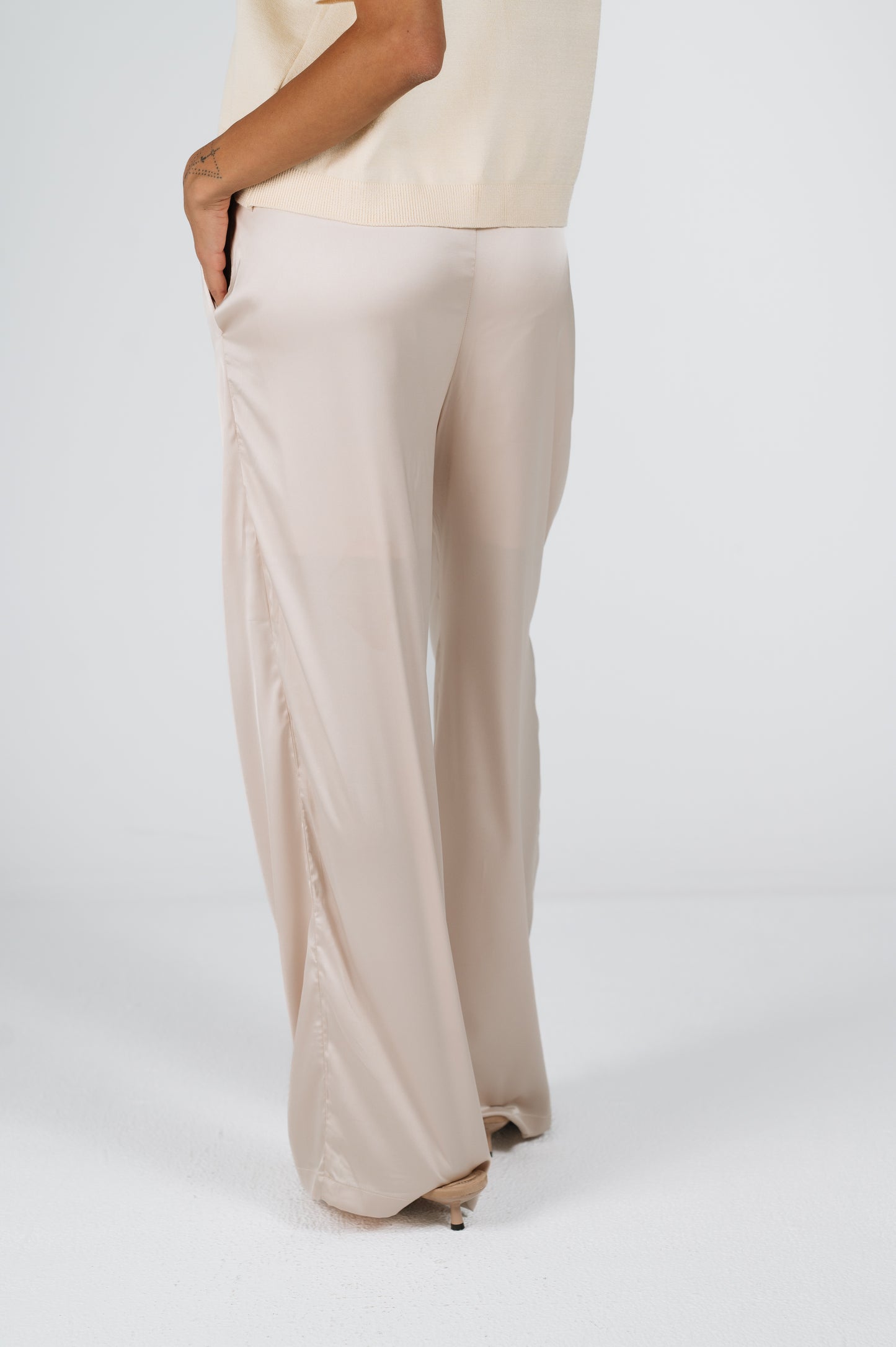Melanie Relaxed Satin Pants in Champagne