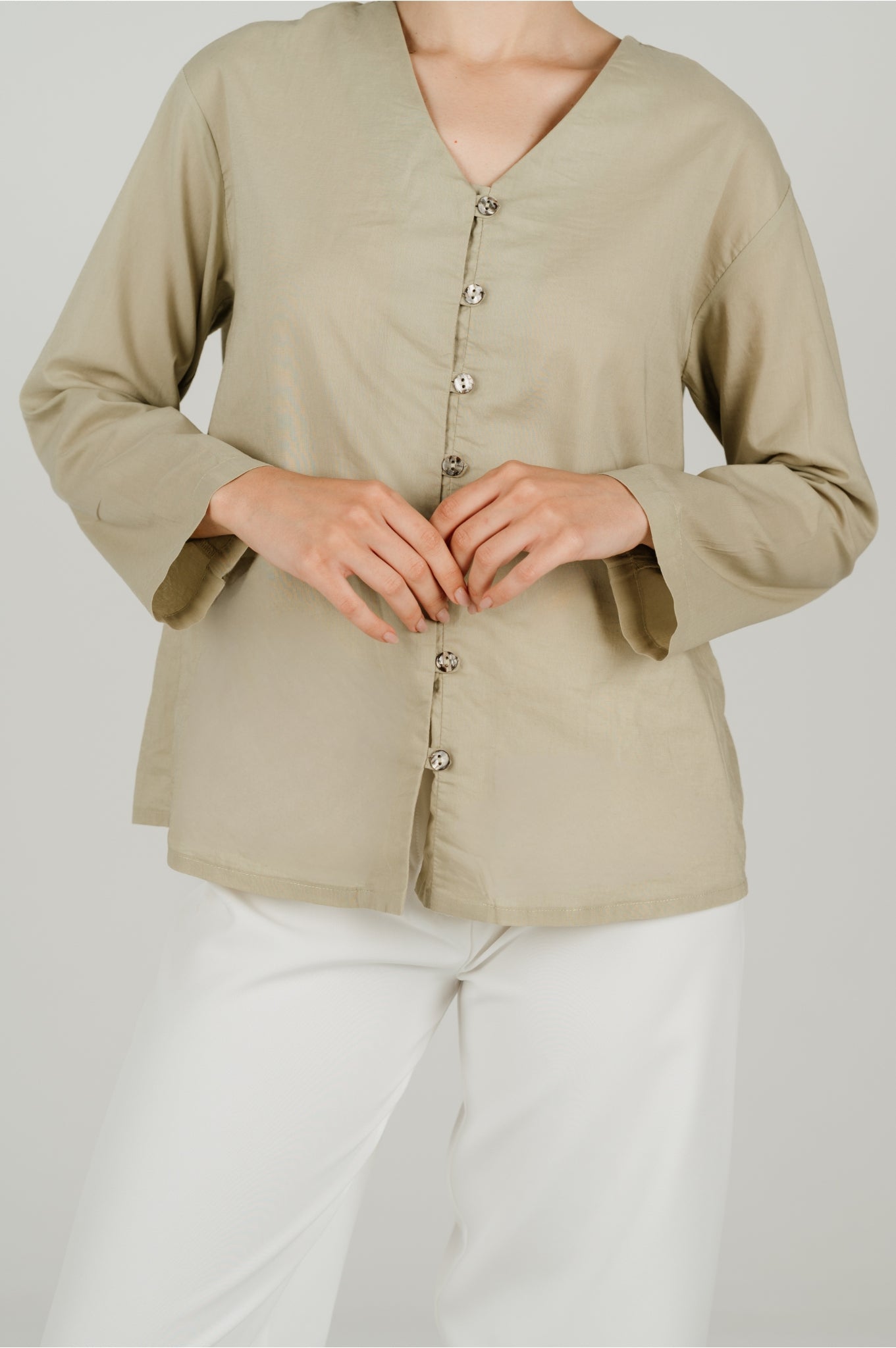 Noor Blouse in Olive