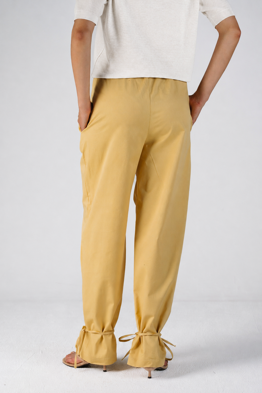 Fine Off-White Knit & Joe Pants Set